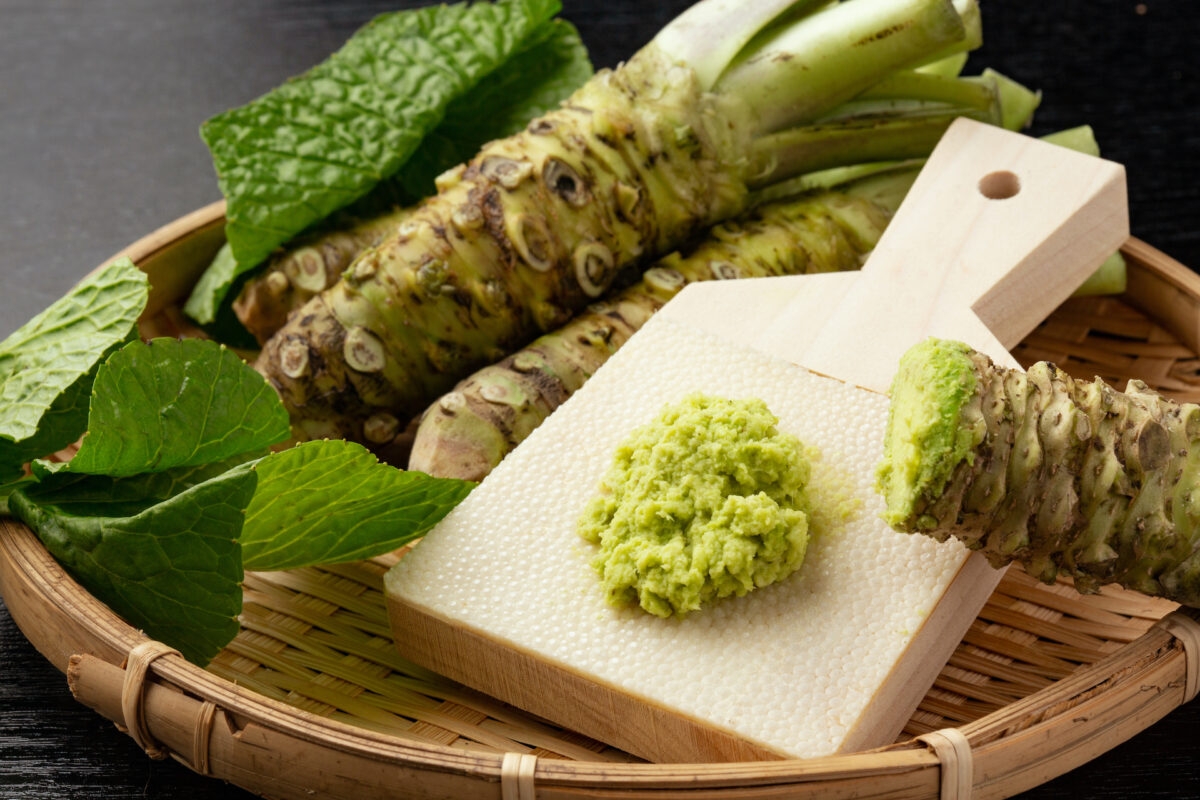 Gừng Hồng & Wasabi: Không Chỉ Để Trang Trí, Đó Là Cả Một Nghệ Thuật Cân Bằng